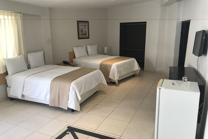 Room 8 of 11