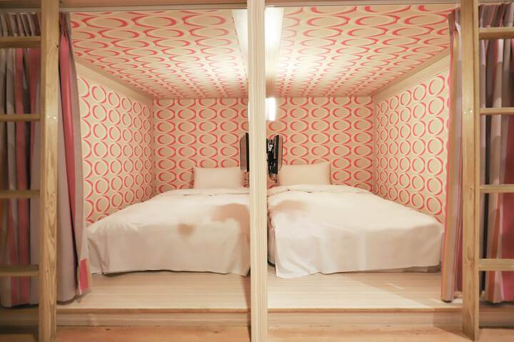 Room 52 of 59