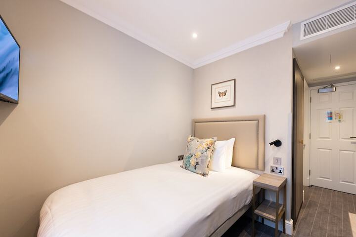 Room 9 of 55