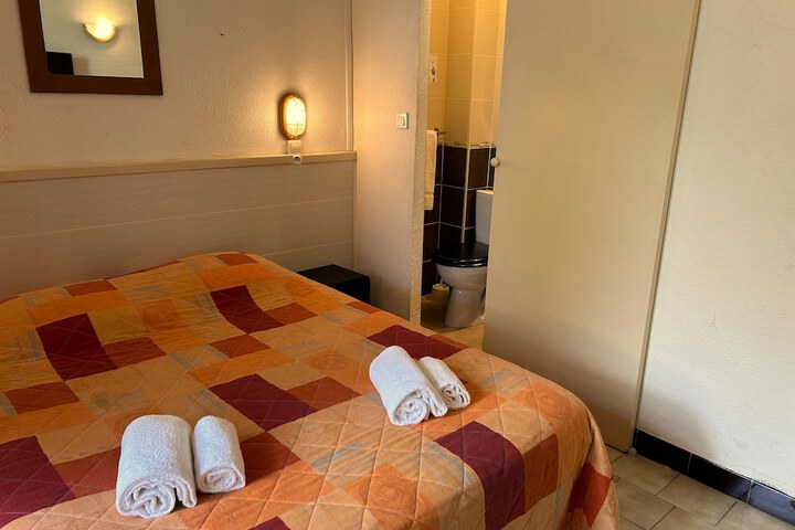 Room 7 of 61