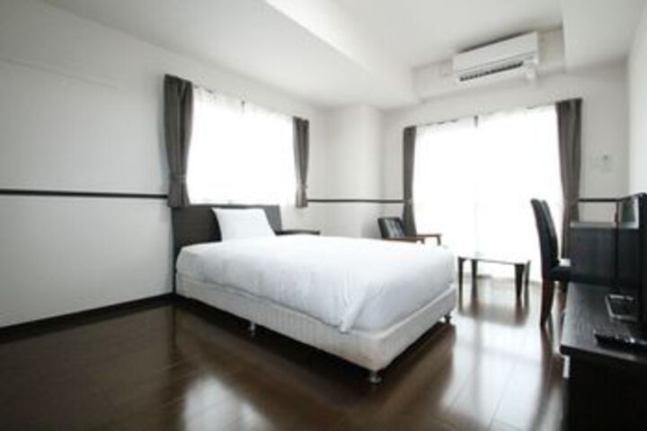 Room 9 of 23