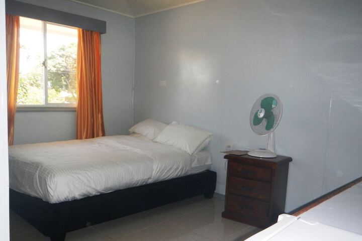Room 11 of 80