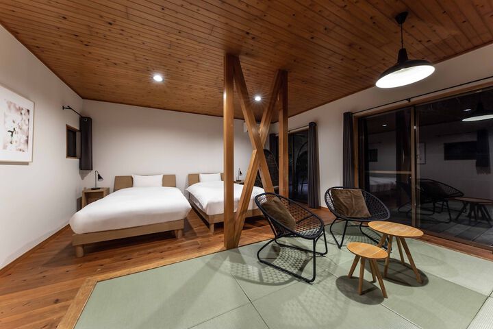 Room 12 of 82