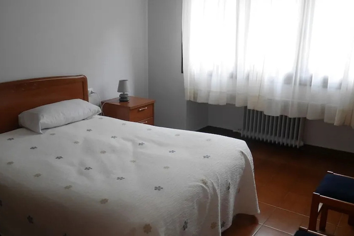 Room 2 of 12