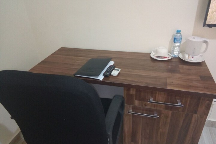 Room 9 of 32