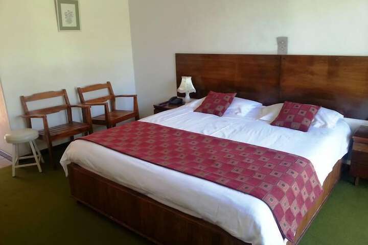 Room 9 of 14