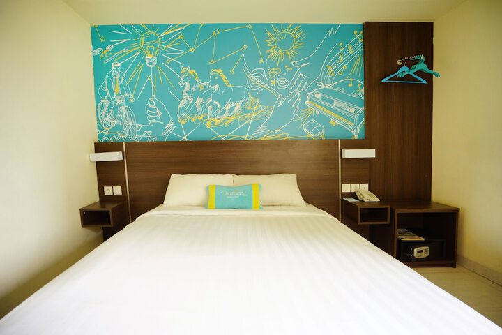 Room 9 of 33