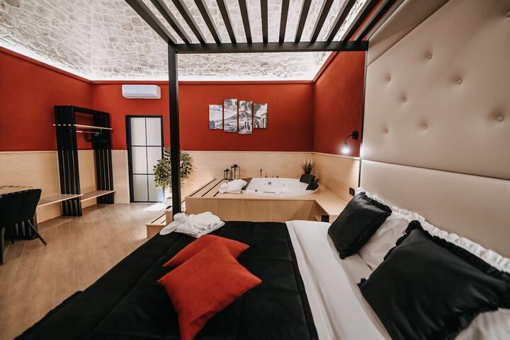 Room 5 of 56