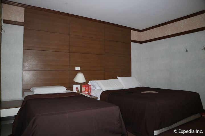 Room 2 of 17