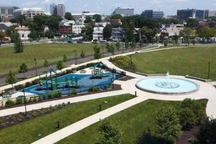 Hotel Exterior 7 of 22