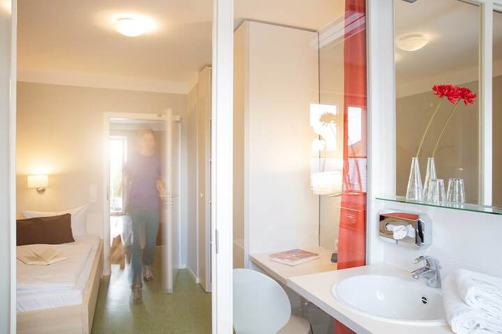 Room 9 of 50