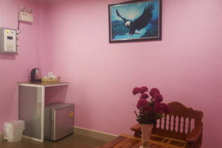 Room 27 of 35