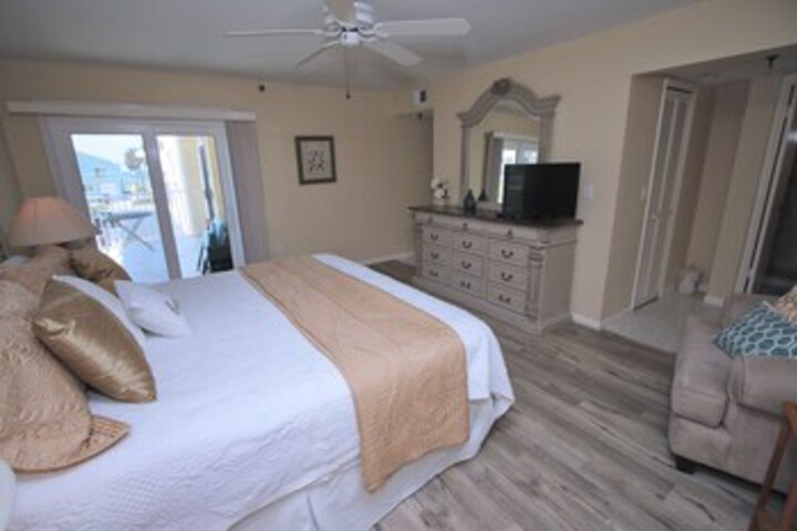 Room 16 of 18