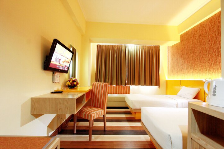 Room 4 of 49