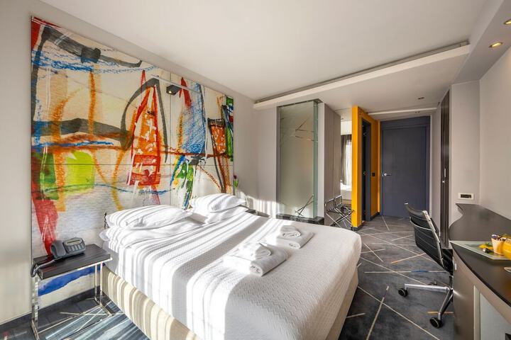 Room 5 of 35