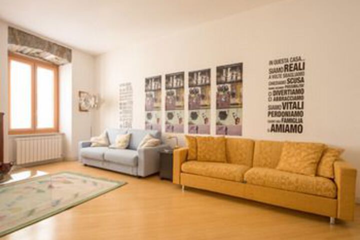 Room 10 of 14