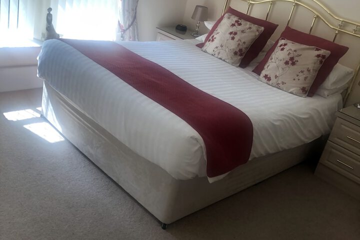 Room 2 of 48