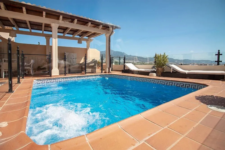 Pool 15 of 19