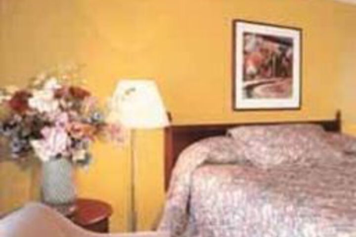 Travelers Inn Queens