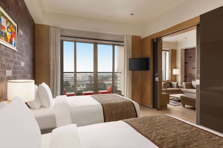 Room 25 of 61