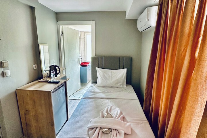 Room 18 of 32