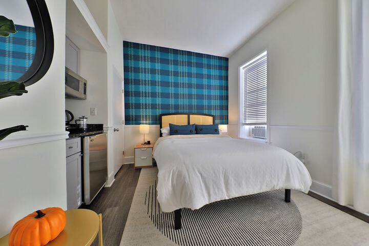 Room 10 of 93