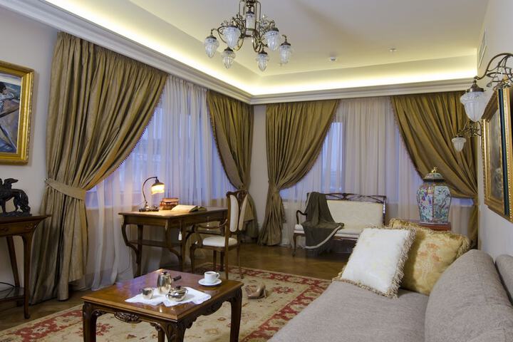 Room 6 of 38