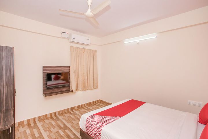 Room 4 of 20