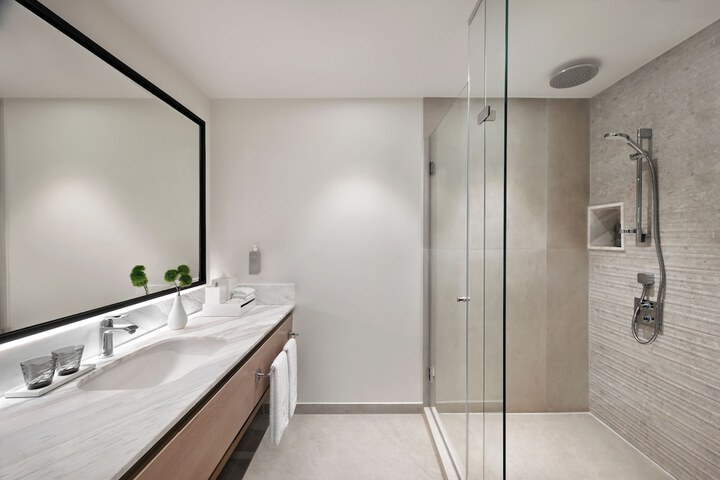 Room 48 of 65