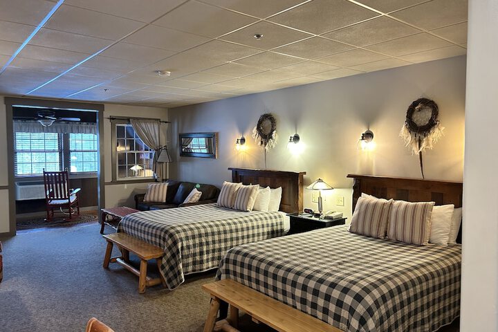 Room 102 of 259