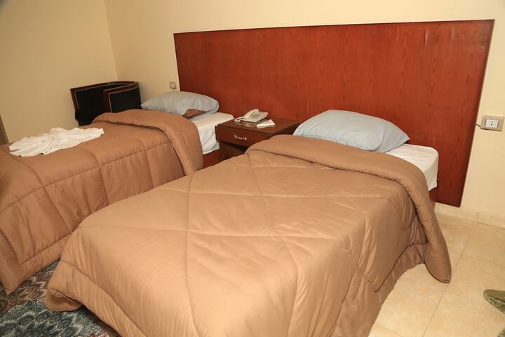 Room 6 of 32