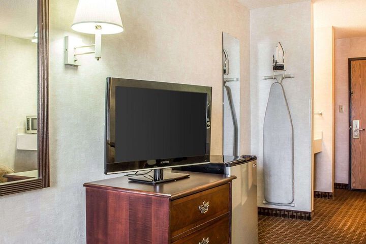 Room 17 of 46