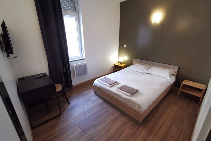 Room 16 of 158