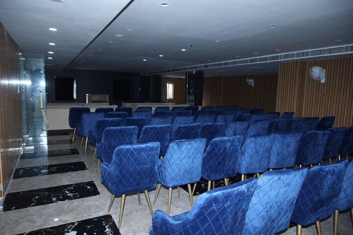 Ballroom/Hall 49 of 50