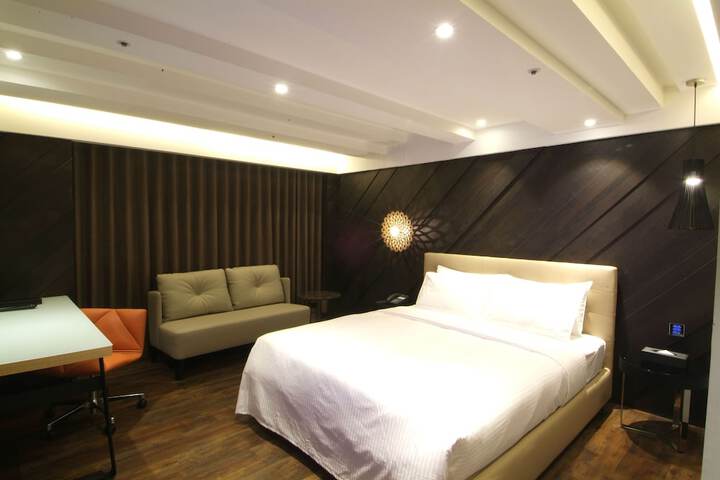 Room 29 of 64