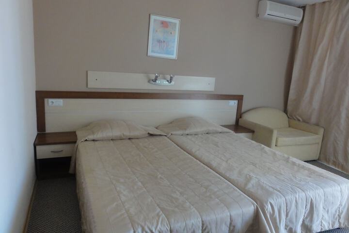 Room 5 of 49
