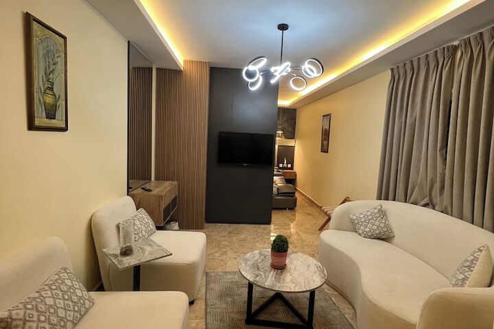 Room 15 of 94