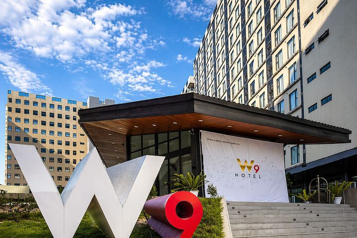 W9 Hotel and Resorts near Manila Airport
