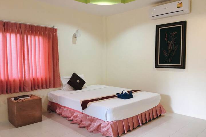 Room 10 of 24