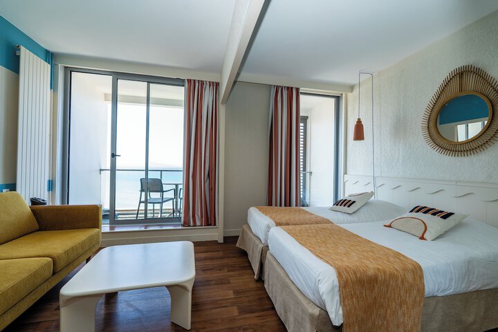Room 25 of 58