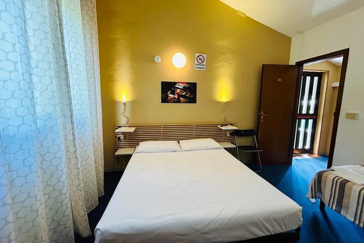 Room 2 of 26