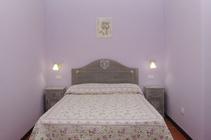 Room 5 of 33