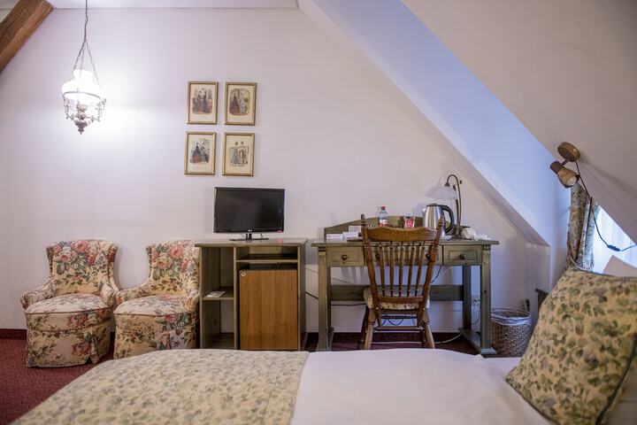 Room 44 of 88