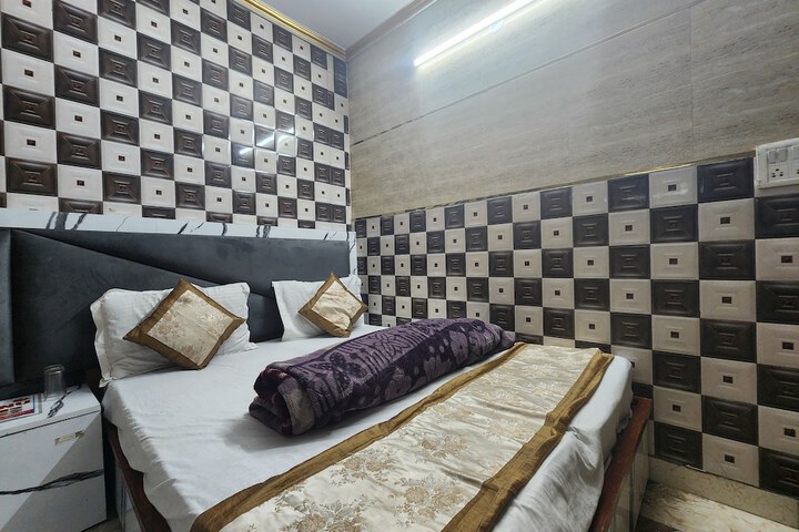 Room 10 of 22