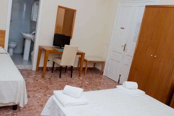 Room 9 of 17