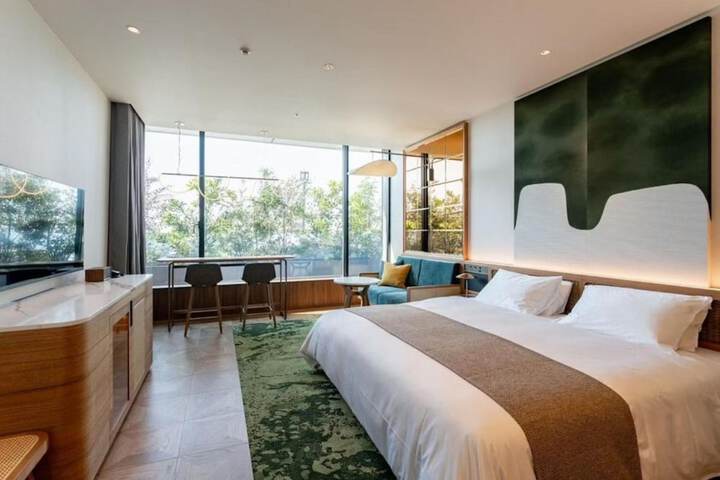 Room 16 of 190