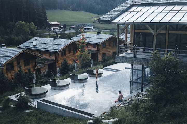 Pool 57 of 160