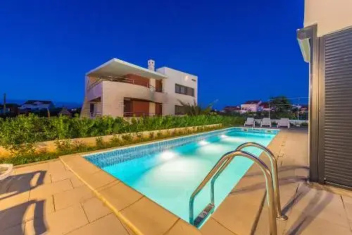 Pool 8 of 11
