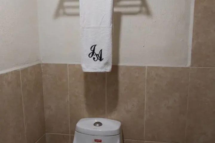 Room 10 of 15