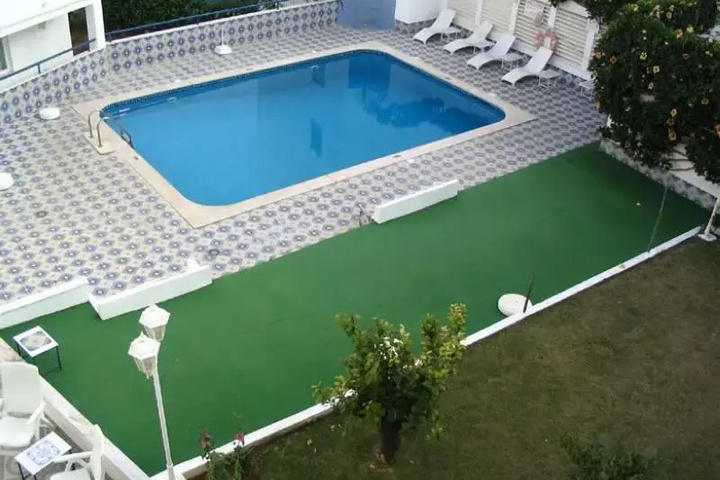Pool 13 of 19